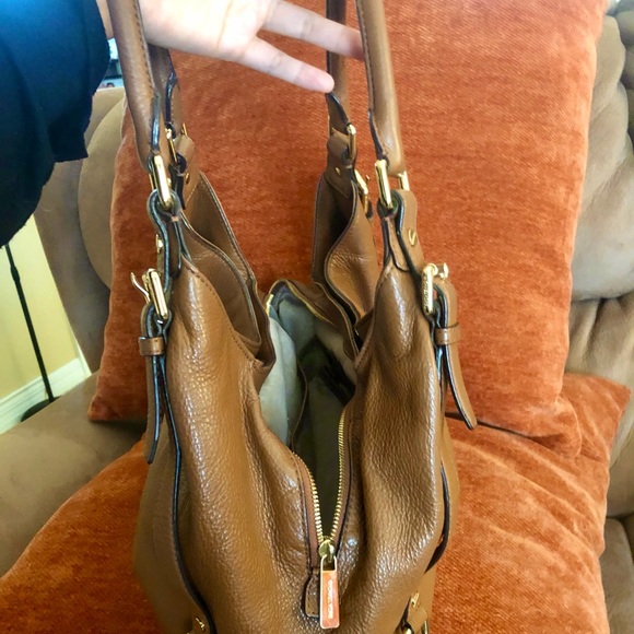 SOLD ❌Closet Clean up! MK handbag/shoulder bag 👜 - Picture 11 of 16